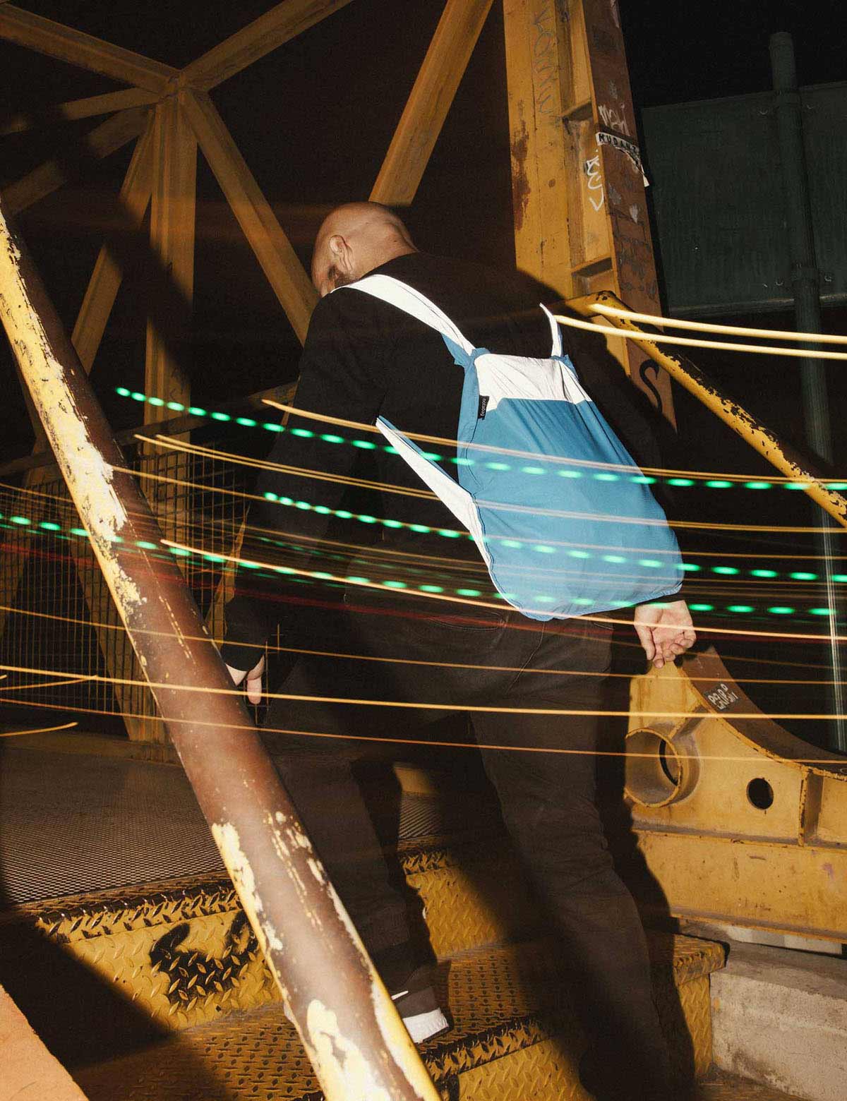 #color_reflective blue