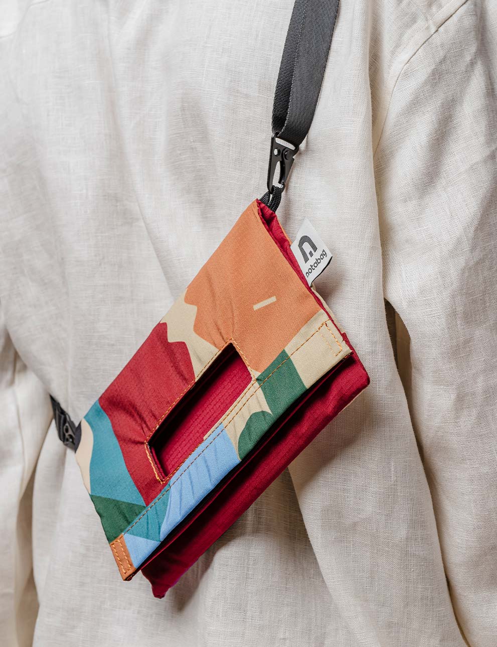 Crossbody Light – Roots
